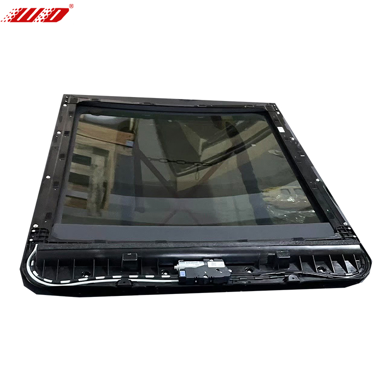 X01-57030015 - Kattoluukku edessä L9